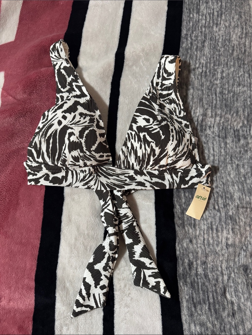 NWT Aerie bikini top